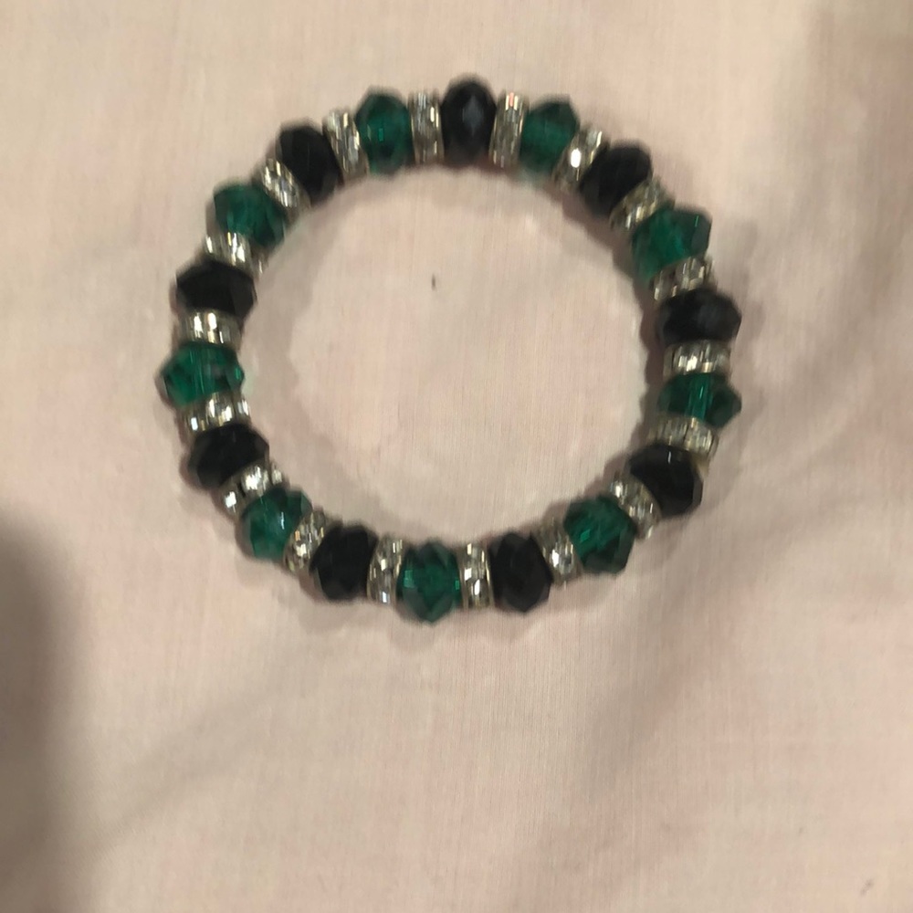 Green/black Bead Stretch Bracelet with Crystal Spacers